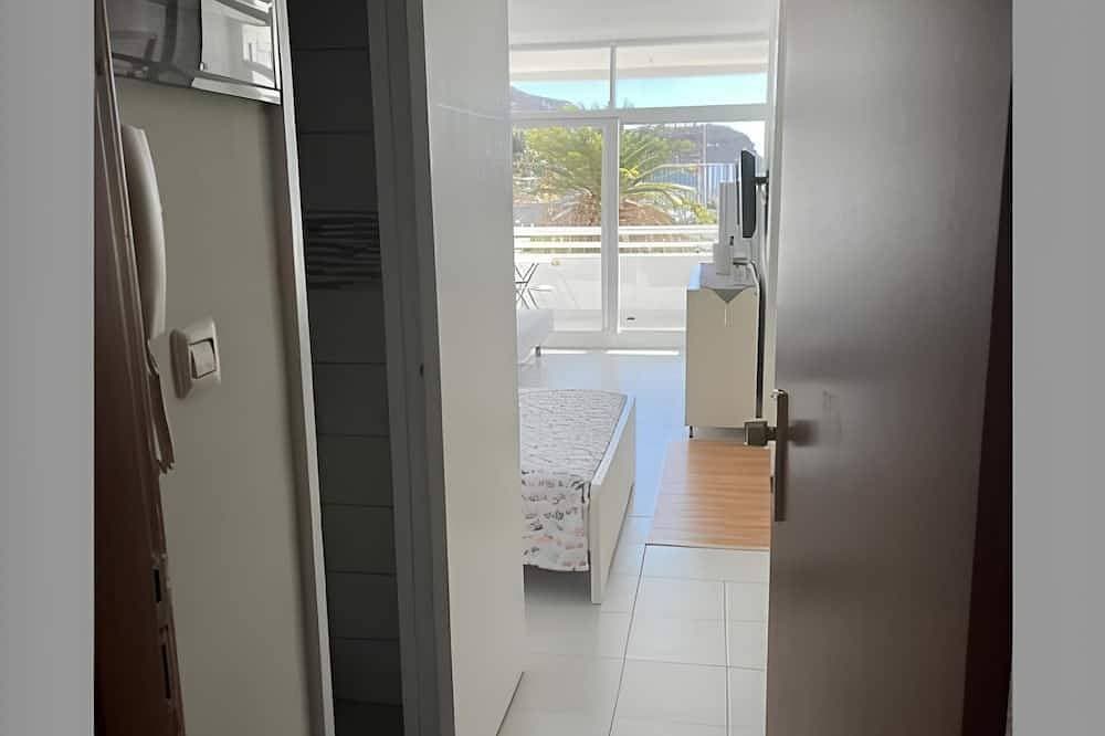 Foto 4 von 12: Sea view studio with balcony, 2 steps from the beach