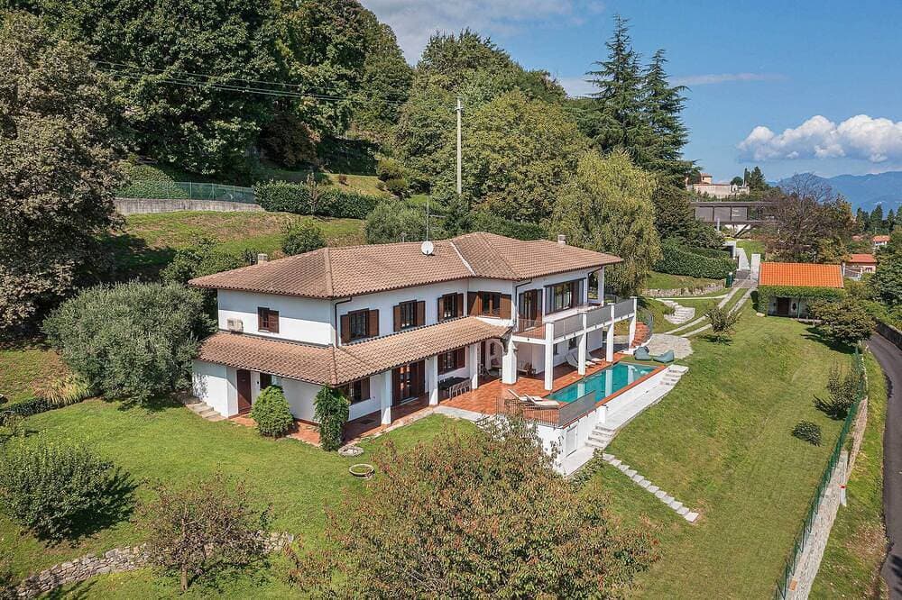 Foto 9 von 30: Einladende, attraktive Villa mit Pool und Blick auf den Lago! - Villa Mirella