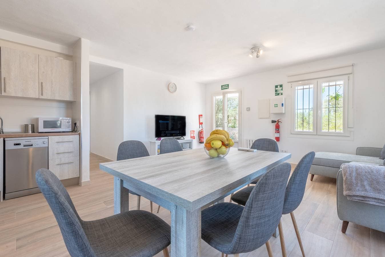 Foto 7 von 26: Modernisiertes Landhaus mit Dachterrasse, Garten und WLAN