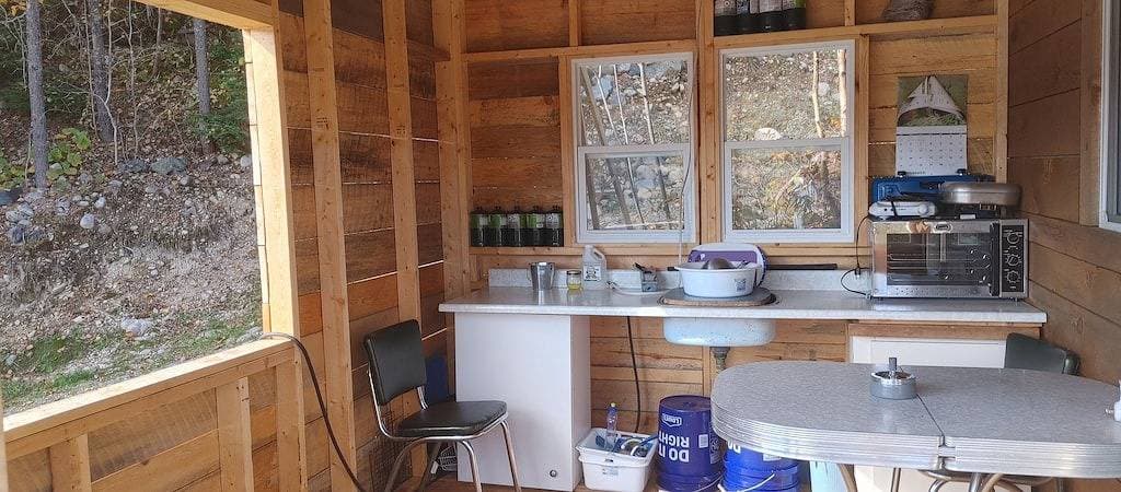 Foto 3 von 23: Clean Romantic Cabin<br>Lakeside Sauna/Tub and Fire Pit