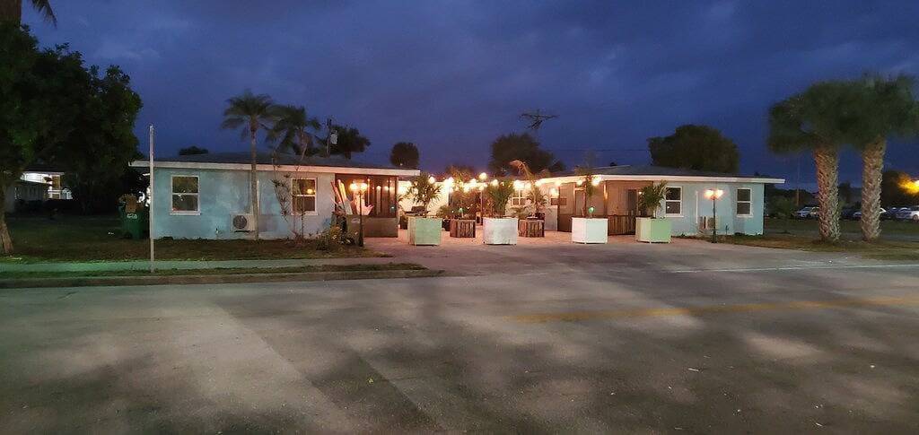 Foto 4 von 38: Walk to town! We Have 8 Units Available! Unit #4