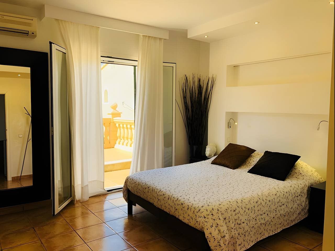 Foto 7 von 26: Villas 2 meet Estamarell – Exklusive Villa mit privatem Pool und Natur pur
