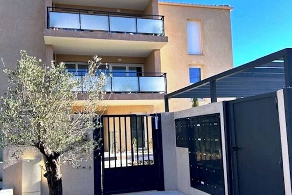 Foto 9 von 21: 2 Room 3* Flat With A/C & Pool   Bormes/Le Lavandou