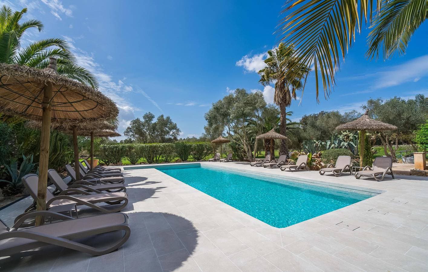 Foto 10 von 26: Jornets Terrassenwohnung mit Pool und Grill