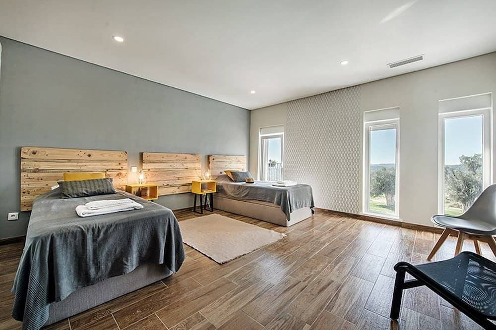 Foto 5 von 30: Beautiful Villa with Swimming Pool and Amazing Views.