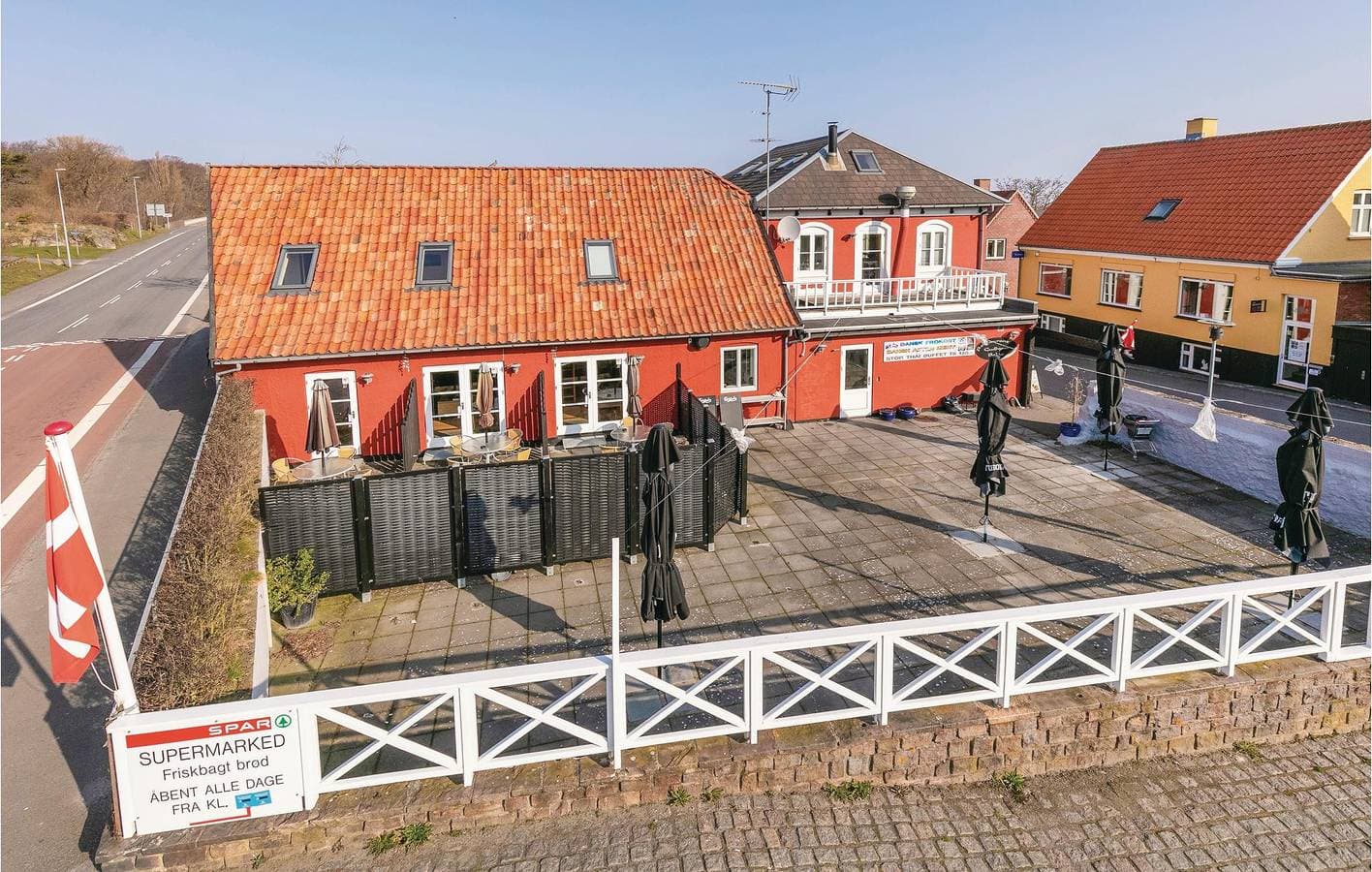 Foto 2 von 15: Ferienwohnung für 4 Personen mit Terrasse