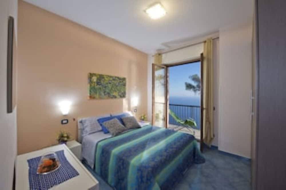 Foto 2 von 17: Zaffiro apartment with panoramic sea view between Amalfi and Positano