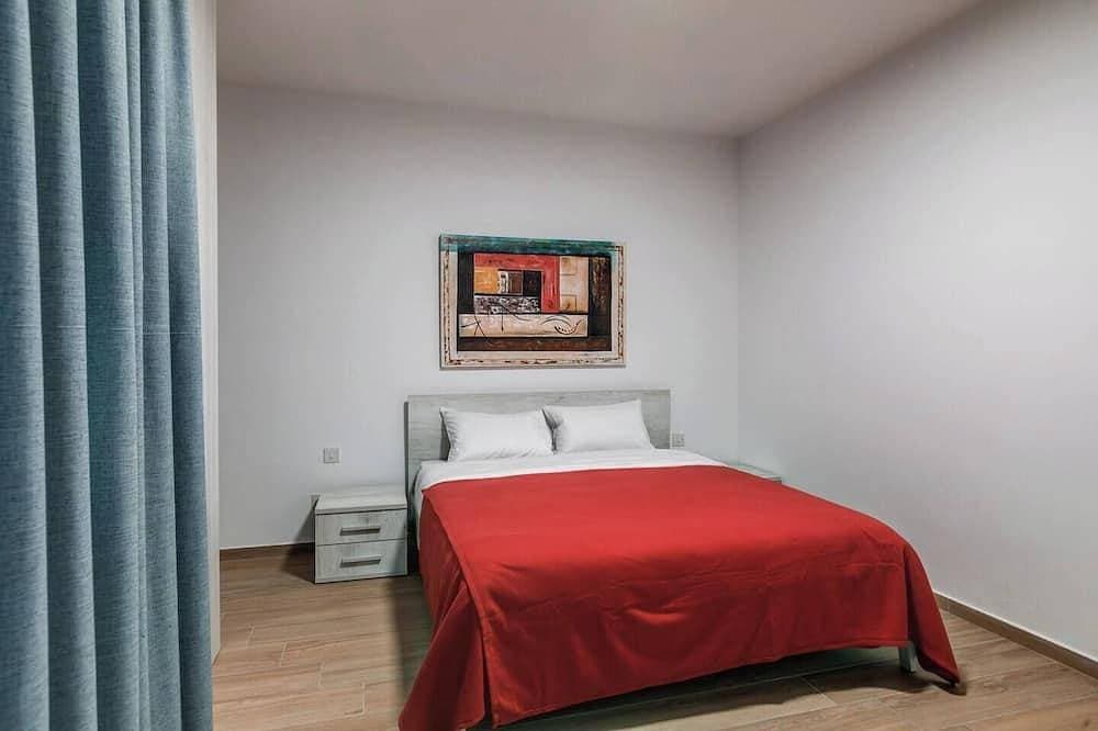 Foto 2 von 20: Steps from Mellieha Beach! Modern 1Br apartment with terrace, ensuite & kitchen. Perfect for couples, friends or business stays.
