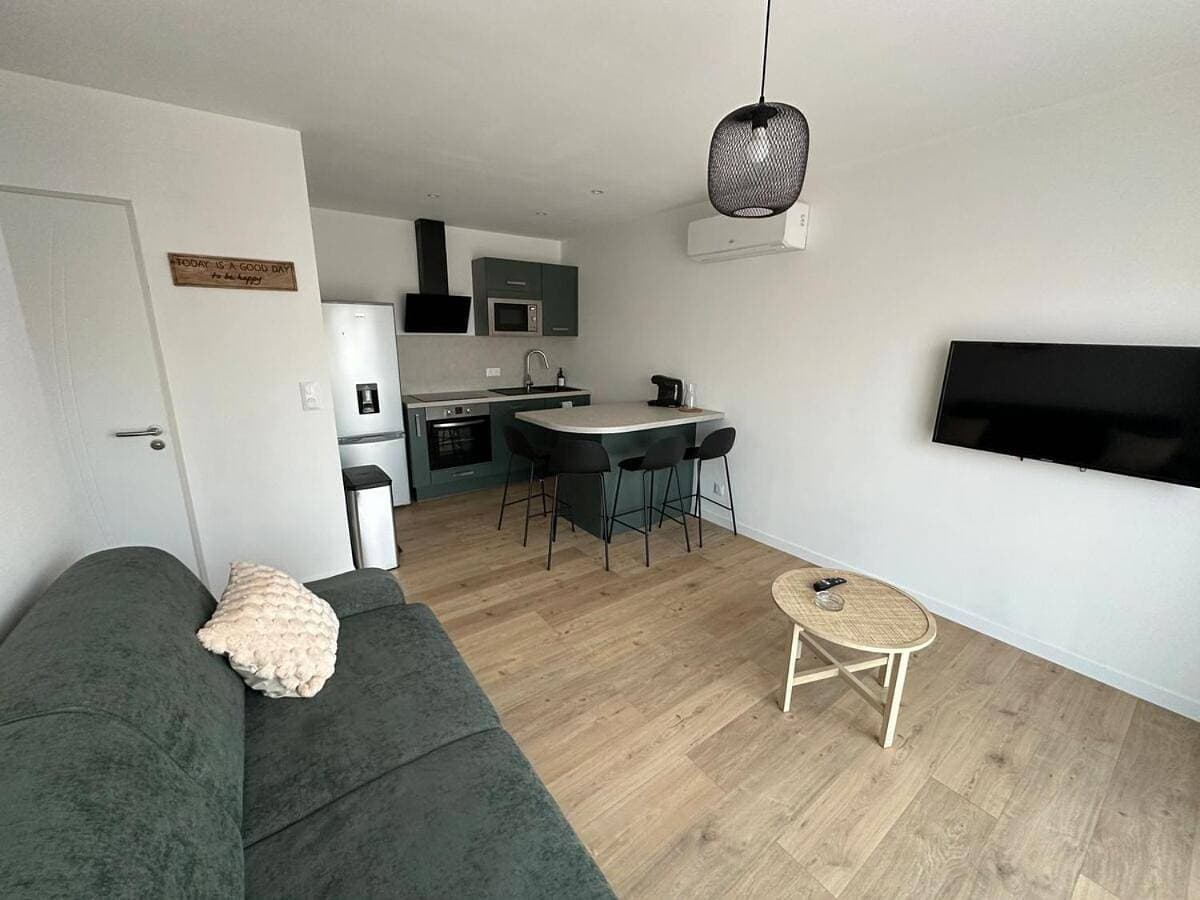 Foto 2 von 20: Two-Bedroom Apartment