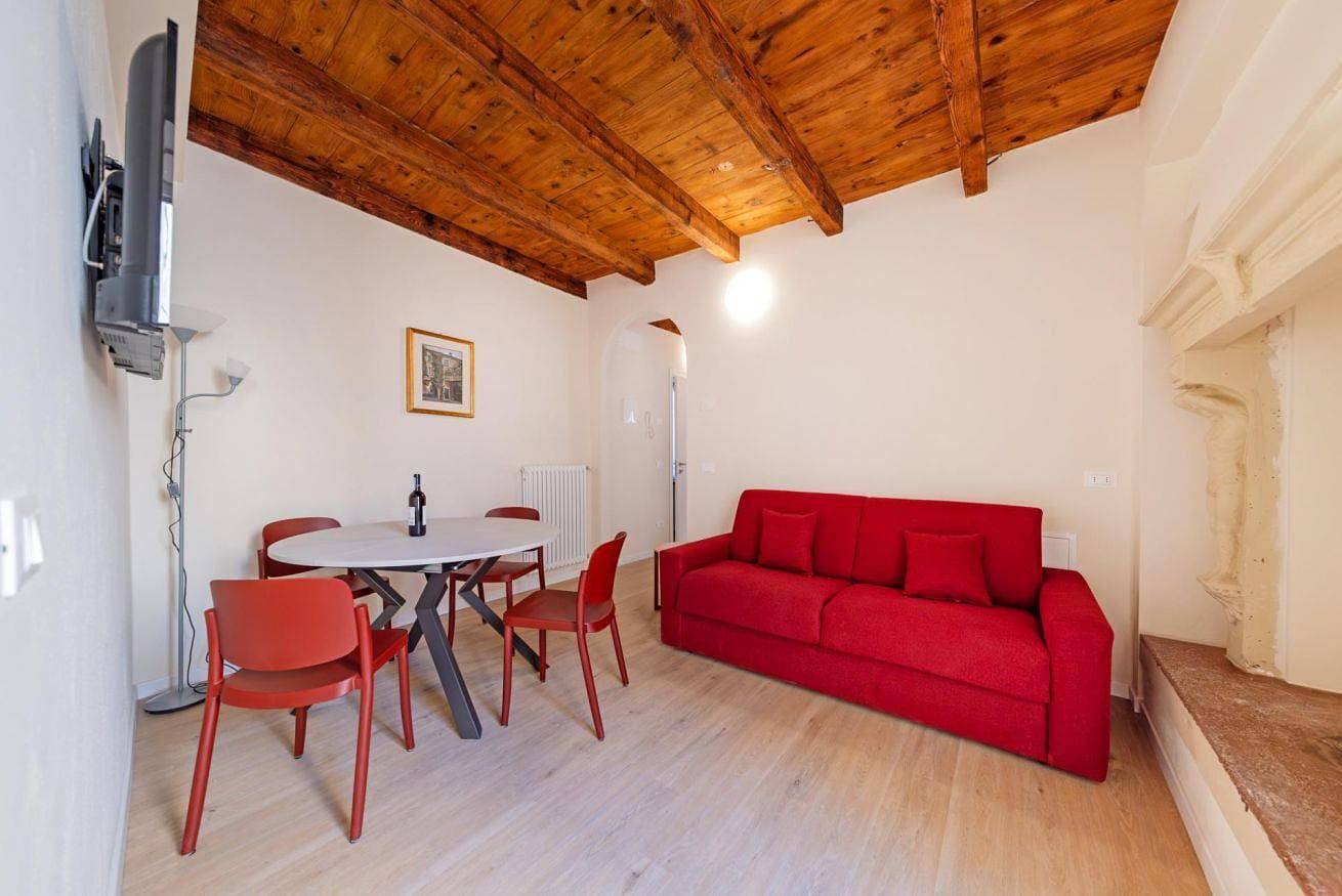 Foto 5 von 12: ApartmentsGarda - Loggia Libertà