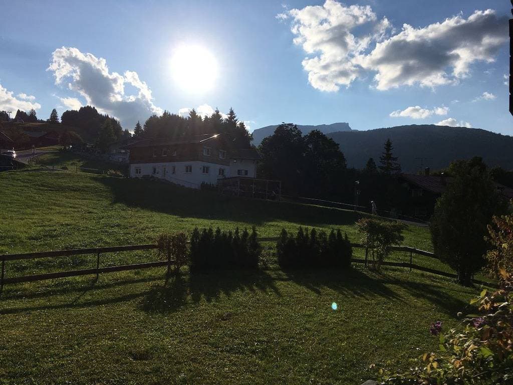 Foto 2 von 20: Gemütliche Ferienwohnung mit Küche, Terrasse und in der Nähe von Skipisten und Restaurants