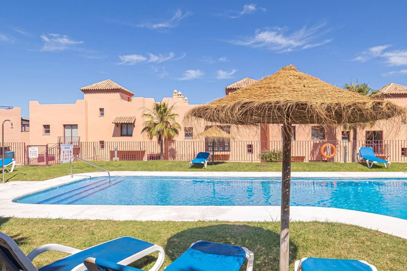 Foto 2 von 32: Los Alcores Family Pool