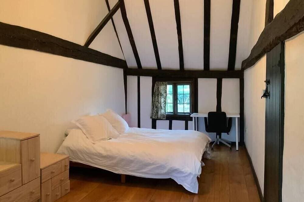 Foto 4 von 30: Delightful 4Bd Home full of Flair Edenbridge Kent