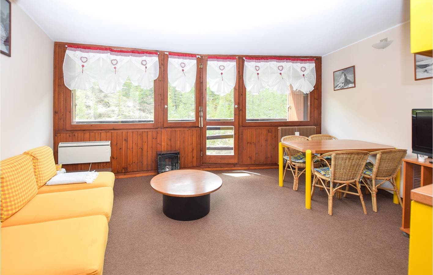 Foto 3 von 24: Wohnung mit Bergblick, Terrasse und Küche in Breuil-Cervinia