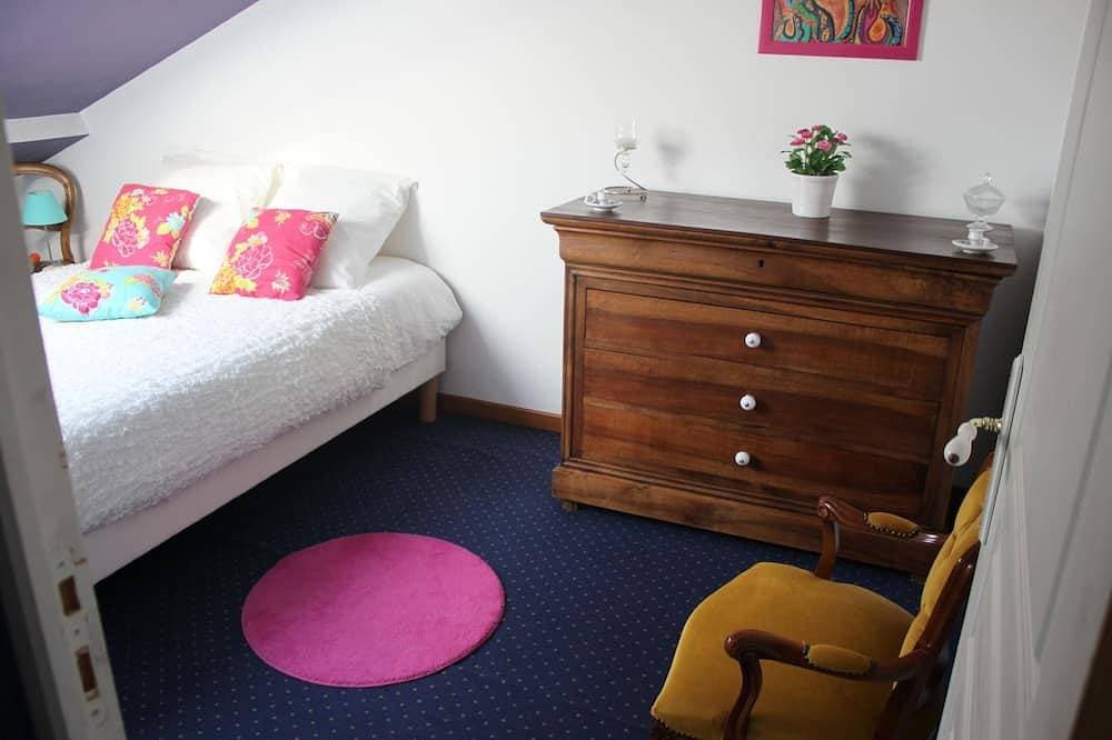 Foto 4 von 24: Charme Stone Caen 150 M Vom Meer / WIFI