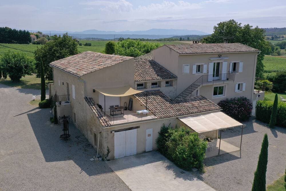 Wohnung 4 Personen im provenzalischen Bauernhaus im Herzen des Luberon 1
