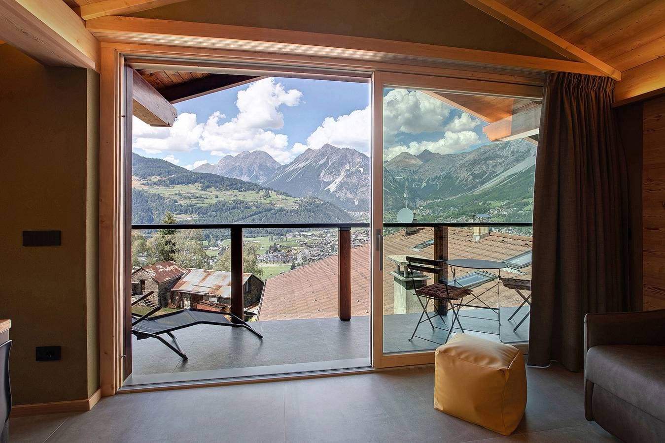 Foto 7 von 27: Ferienwohnung "Aria di Casa Piazzi" mit Bergblick, Gemeinschaftsgarten und WLAN