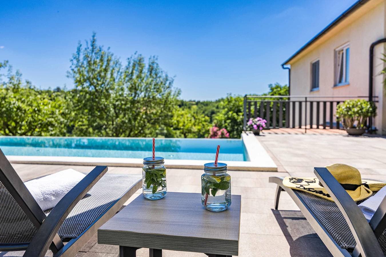 Foto 3 von 28: Ferienhaus für 6 Personen mit Garten