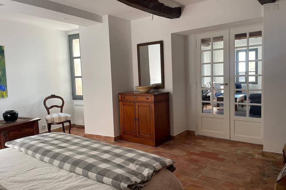 Foto 3 von 9: Charming And Luxurious Apartment