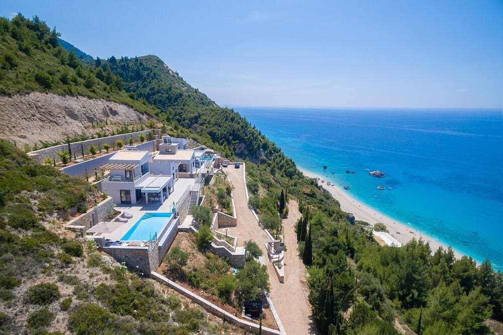 Foto 10 von 30: Kathisma Bay Villas - Villa Helios - Luxury Villa With Private Pool