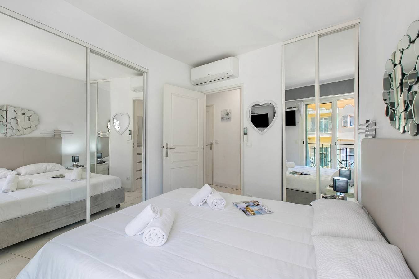 Foto 10 von 18: Victoria Beach White Apt with Balcony