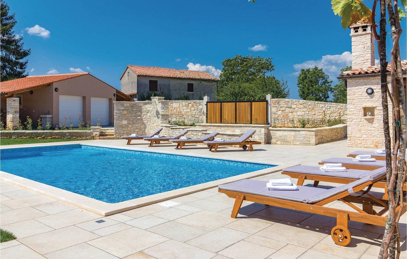 Foto 12 von 57: Gemütliche 1-Zimmer-Wohnung mit Pool, WLAN und Parkplatz