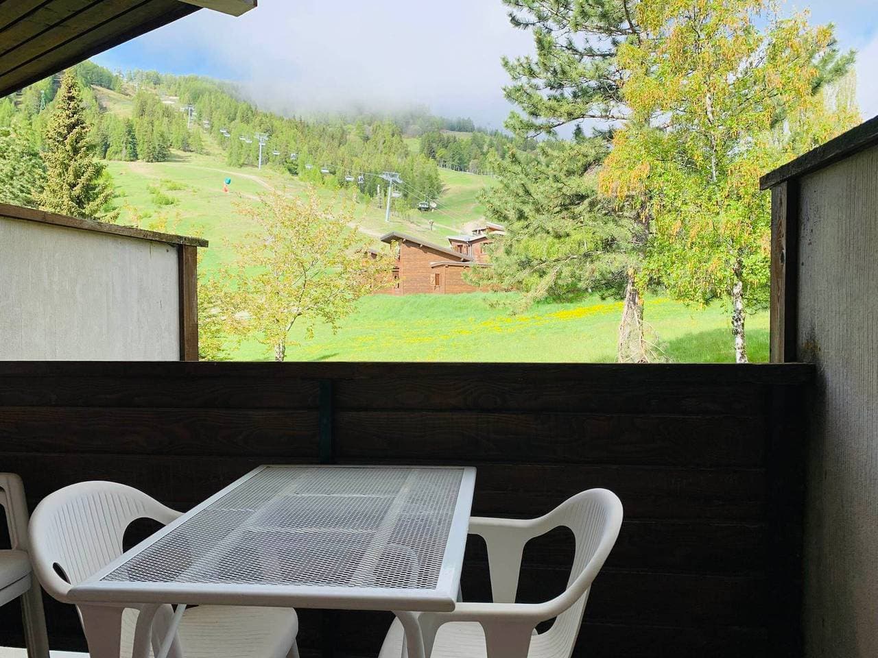 Foto 6 von 14: Renovierte Wohnung, 2 Schlafzimmer, 2 Bäder, Balkon mit Pistenblick