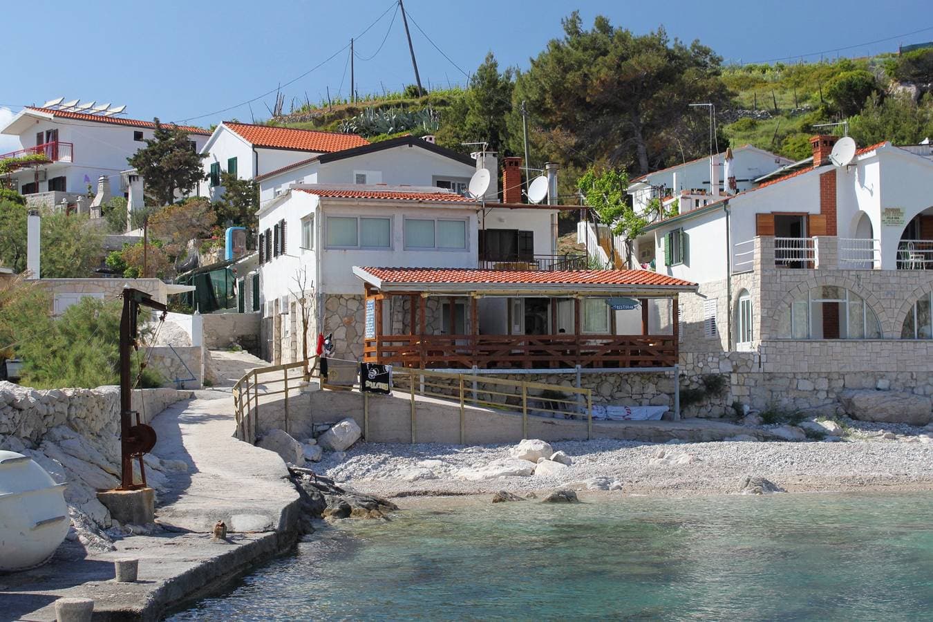 Foto 2 von 25: 2-Zimmer-Ferienwohnung am Strand Bucht Zarace, Hvar -a