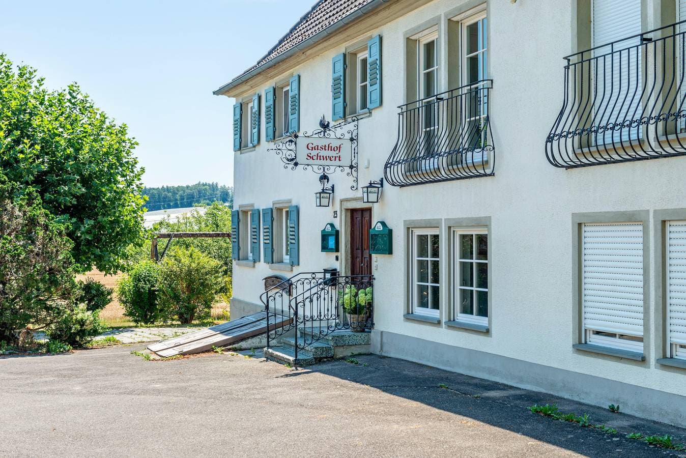 Foto 6 von 33: Zimmer 'Meersburg' mit gemeinsamer Terrasse und Wi-Fi