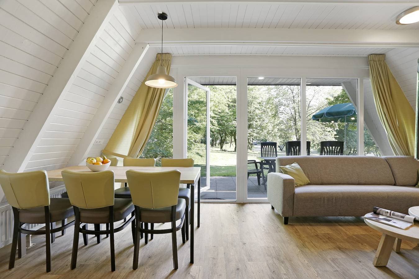 Foto 7 von 31: Bungalow für 6 Personen mit Balkon/Terrasse