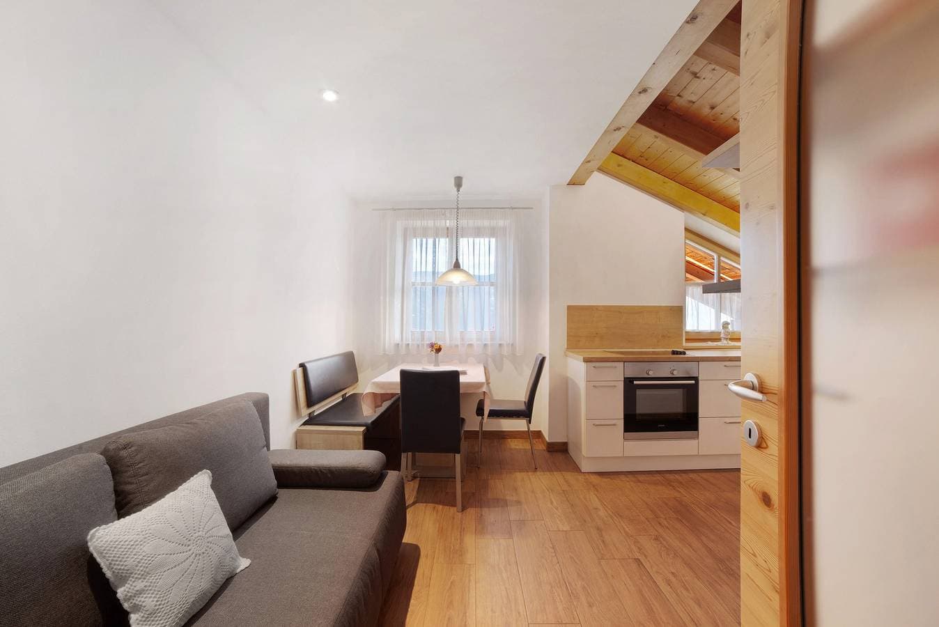 Foto 3 von 27: Ferienwohnung 'Ausergrubhof Wohnung Naturns' mit Bergblick, Gemeinschaftsgarten und WLAN