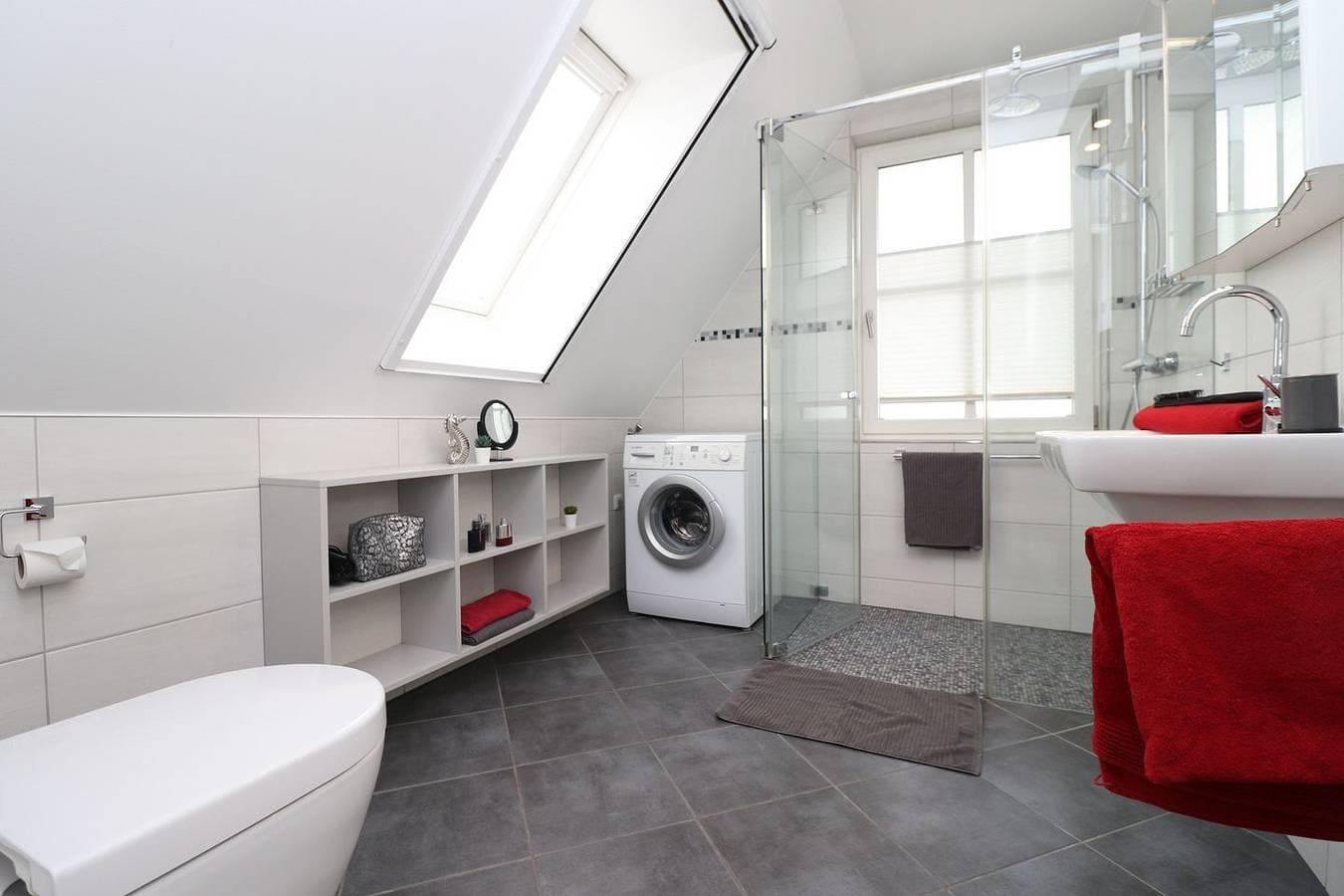 Foto 6 von 36: Ferienwohnung mit Boddenblick und 2 Balkonen, direkt am Ahrenshooper Hafen