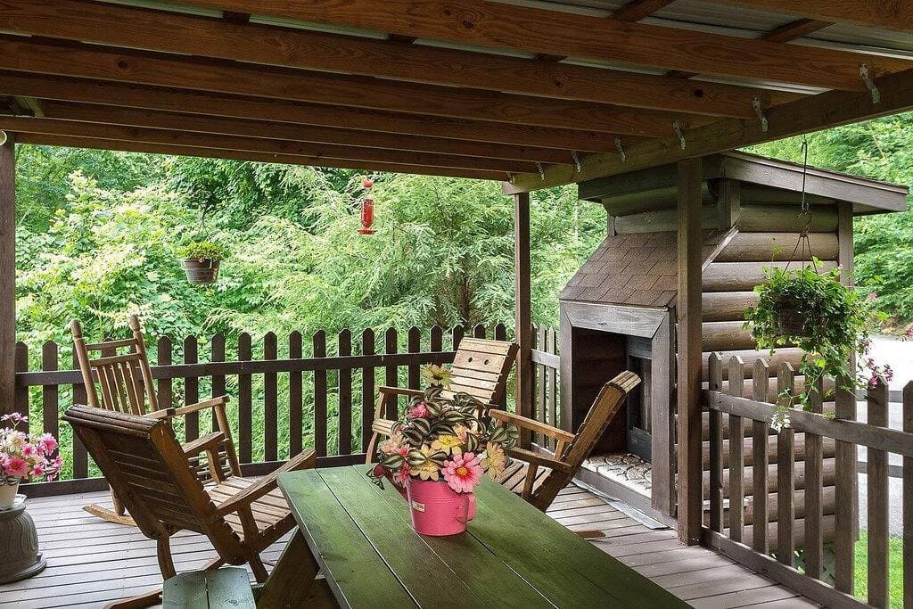 Foto 9 von 21: Eine romantische abgeschiedene Hütte mit Blick auf die Berge, Whirlpool und Holz Kamin!