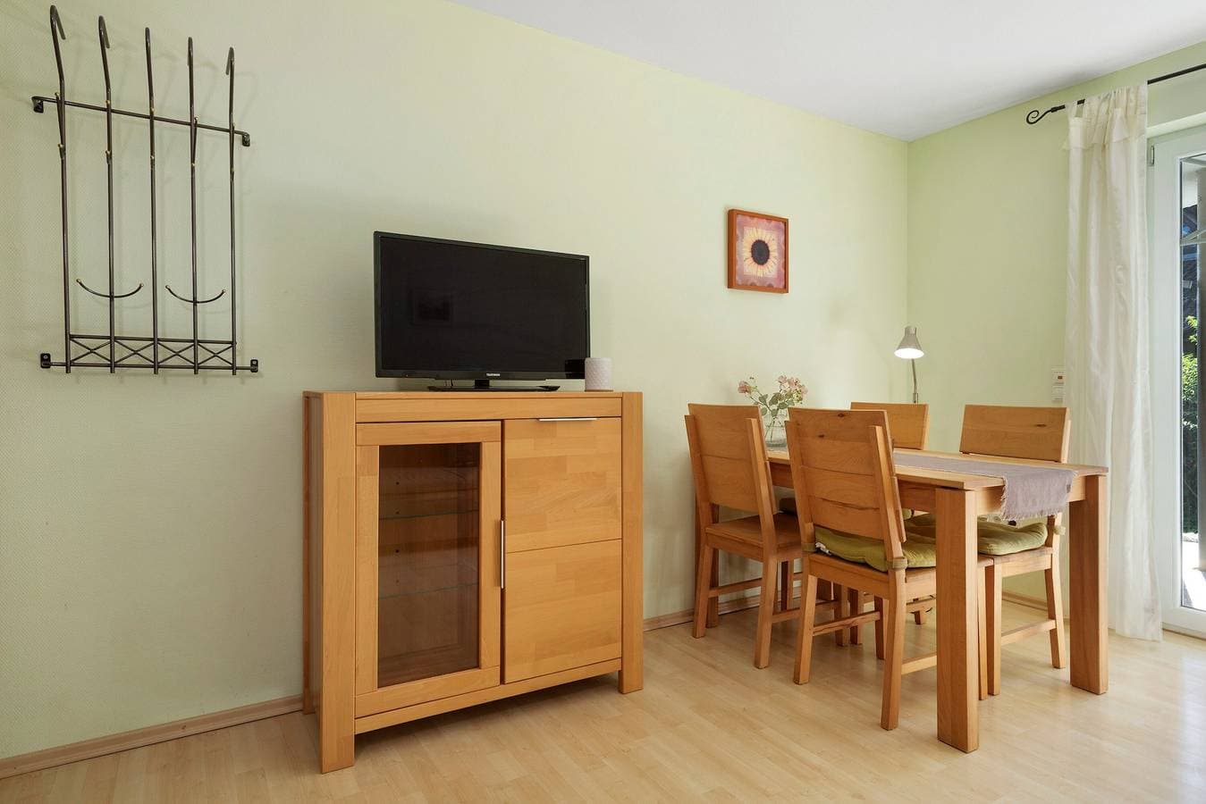 Foto 7 von 21: Ferienwohnung 'Jacqueline' mit privater Terrasse, Gemeinschaftsgarten und Wi-Fi