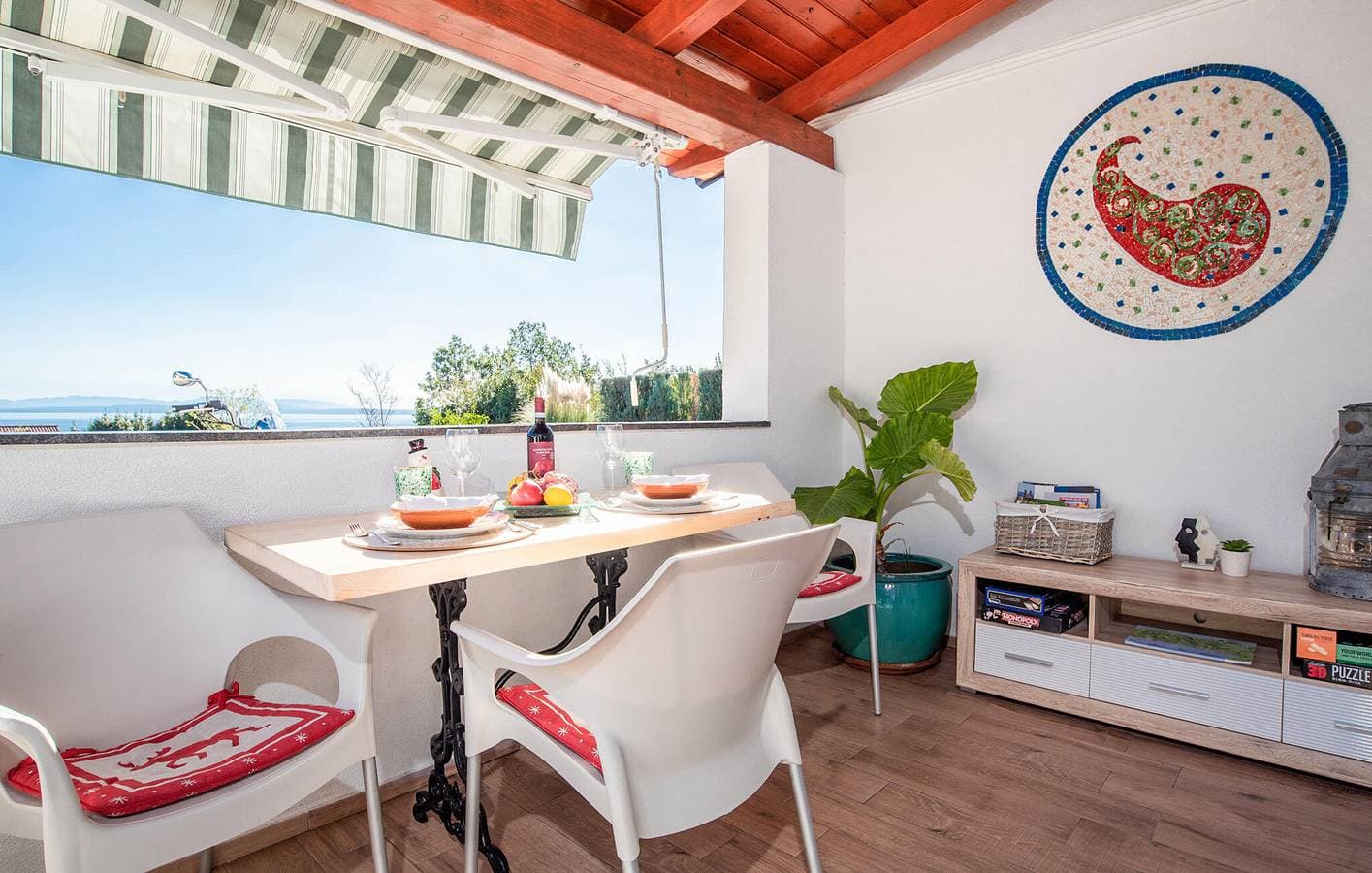 Foto 11 von 26: Ferienhaus am Wasser mit Parkplatz, WLAN und nur 2 km vom Hundestrand entfernt