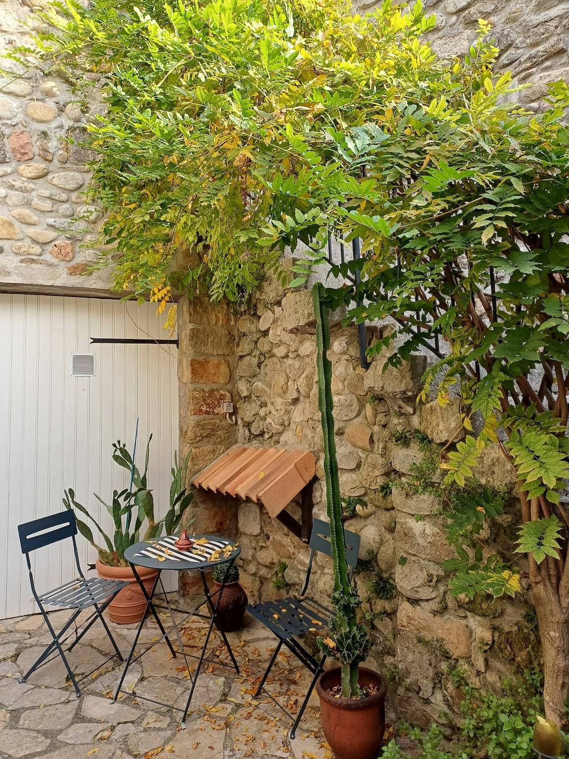 Foto 4 von 33: Apartment 'Cocoon - Am Ufer der Ardèche' mit privater Terrasse und WLAN