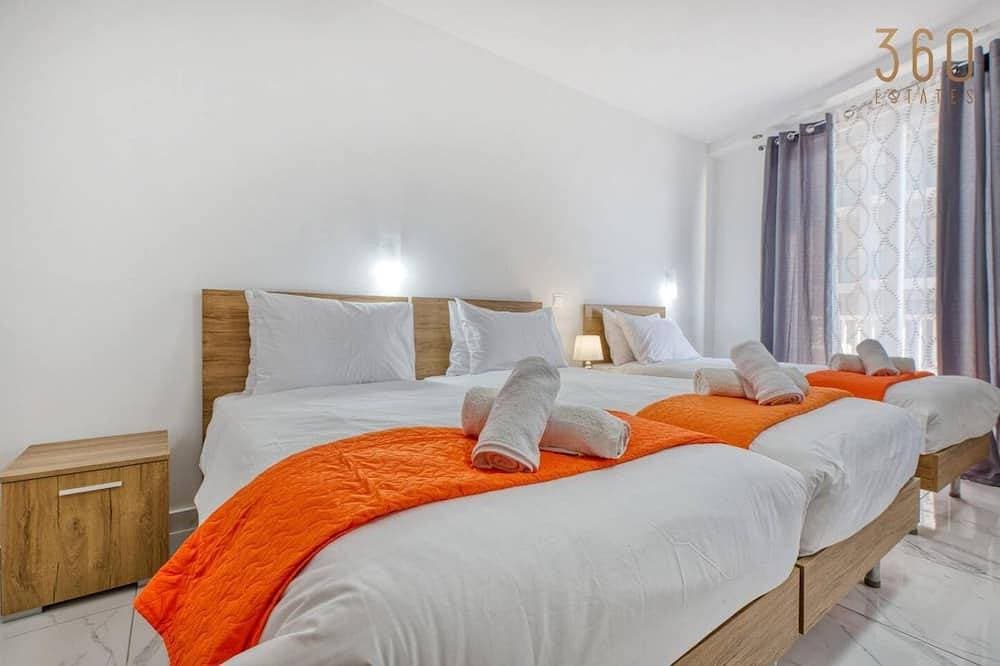 Foto 3 von 22: Seafront home, opposite beach w/WIFI & AC in Qawra