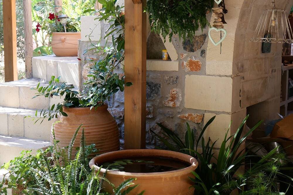 Foto 6 von 30: Traditionelles Steinstudio für Paare - Ländliche Lage (Kefalas nr Vamos)