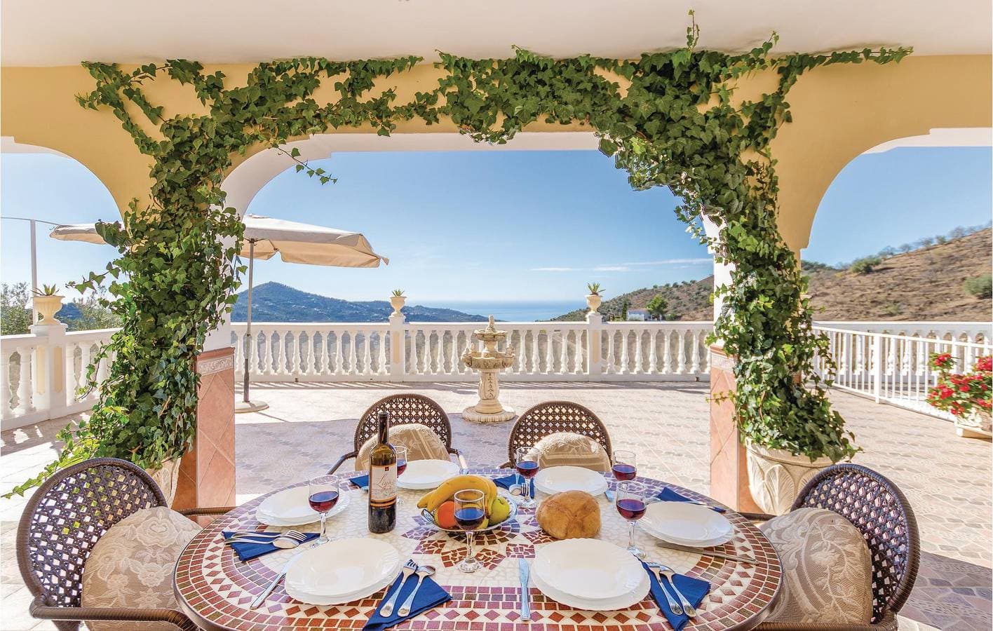 Foto 4 von 34: Rückzugsort am Meer mit Pool und Terrasse