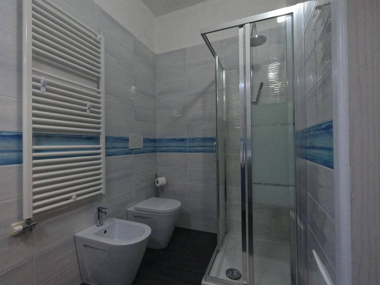Foto 11 von 17: Double Room with Private Bathroom