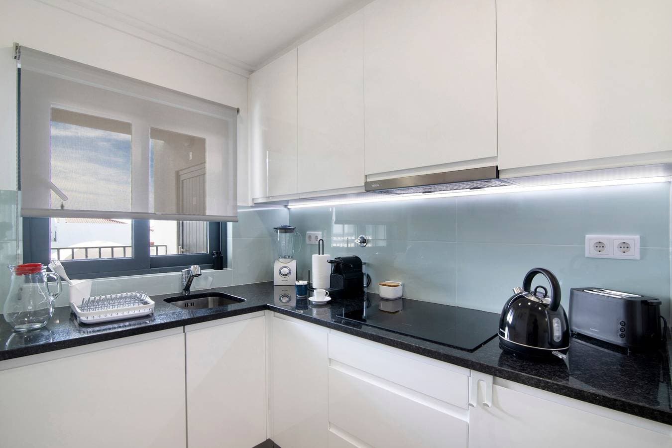 Foto 12 von 30: Ferienwohnung 'Salzige Gezeiten' mit Balkon, WLAN und Klimaanlage