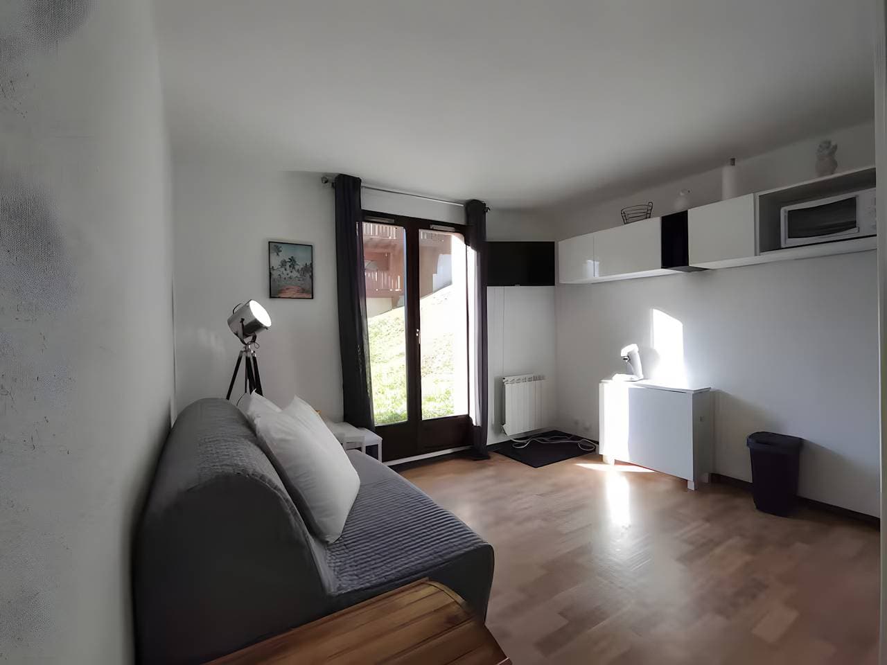Foto 2 von 38: Studio-Apartment 'Le Refuge Douillet' mit Bergblick und privater Terrasse