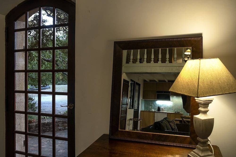 Foto 6 von 16: L'Atelier, mit seinen jahrhundertealten Eichen und Panoramablick auf die Region Luberon
