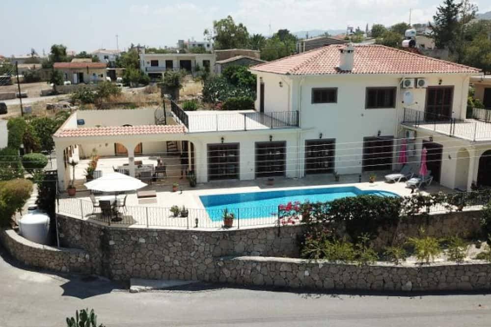 Spacious Villa With Private Pool, sea and Mountain View 1