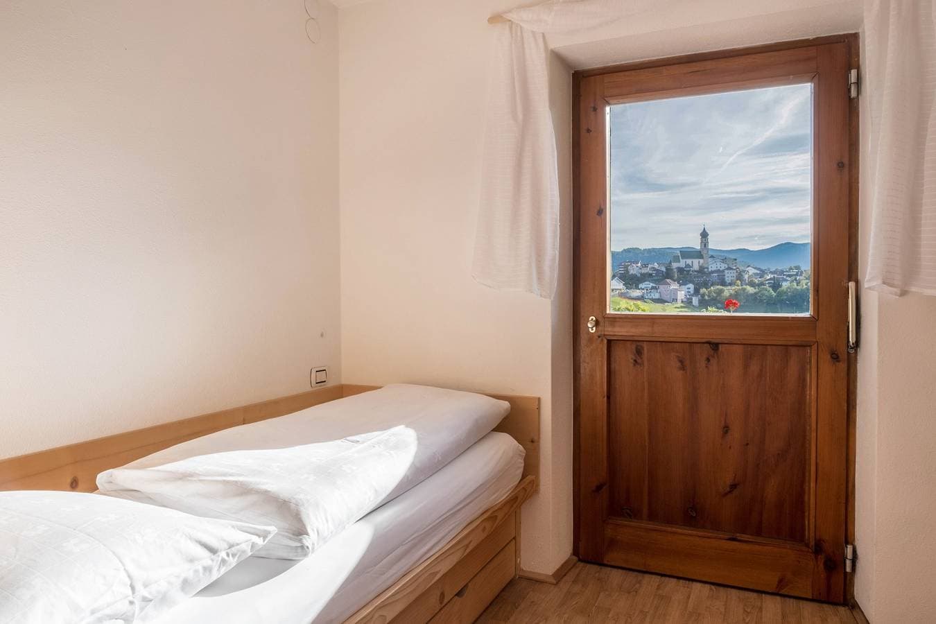 Foto 11 von 21: Ferienwohnung "Schlern" in landschaftlich reizvoller Umgebung mit Bergblick & Garten