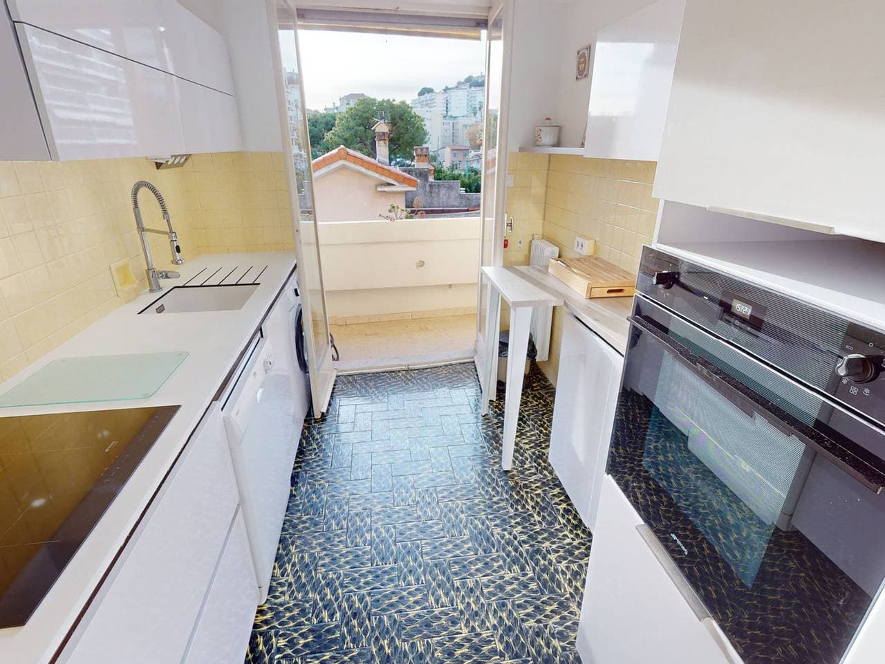 Foto 5 von 19: Geräumiges 3P mit Balkon und Parkplatz in Menton