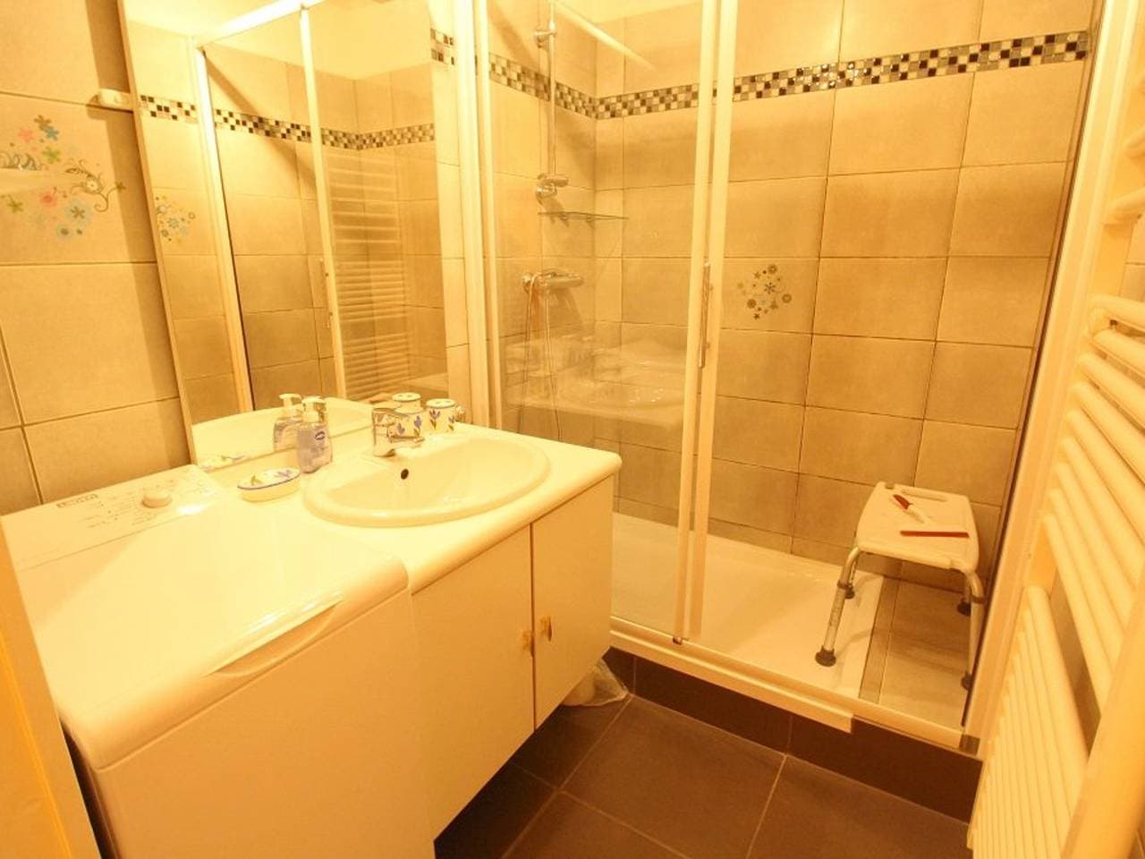 Foto 4 von 13: 2-Zimmer-Kabinenwohnung mit Balkon, Parkplatz, Haustiere erlaubt, WLAN