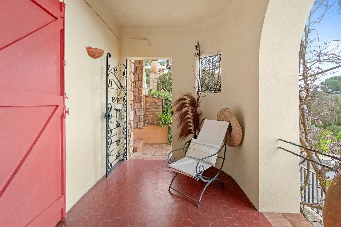 Foto 10 von 31: Bed & Breakfast 'Chambre Canisses' mit Meerblick, Gemeinschaftspool und WLAN