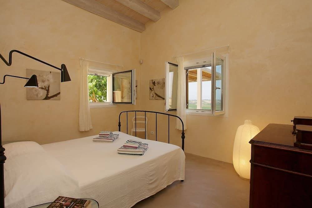 Foto 2 von 24: Haus mit Pool in der Nähe des Meeres für 4 Personen