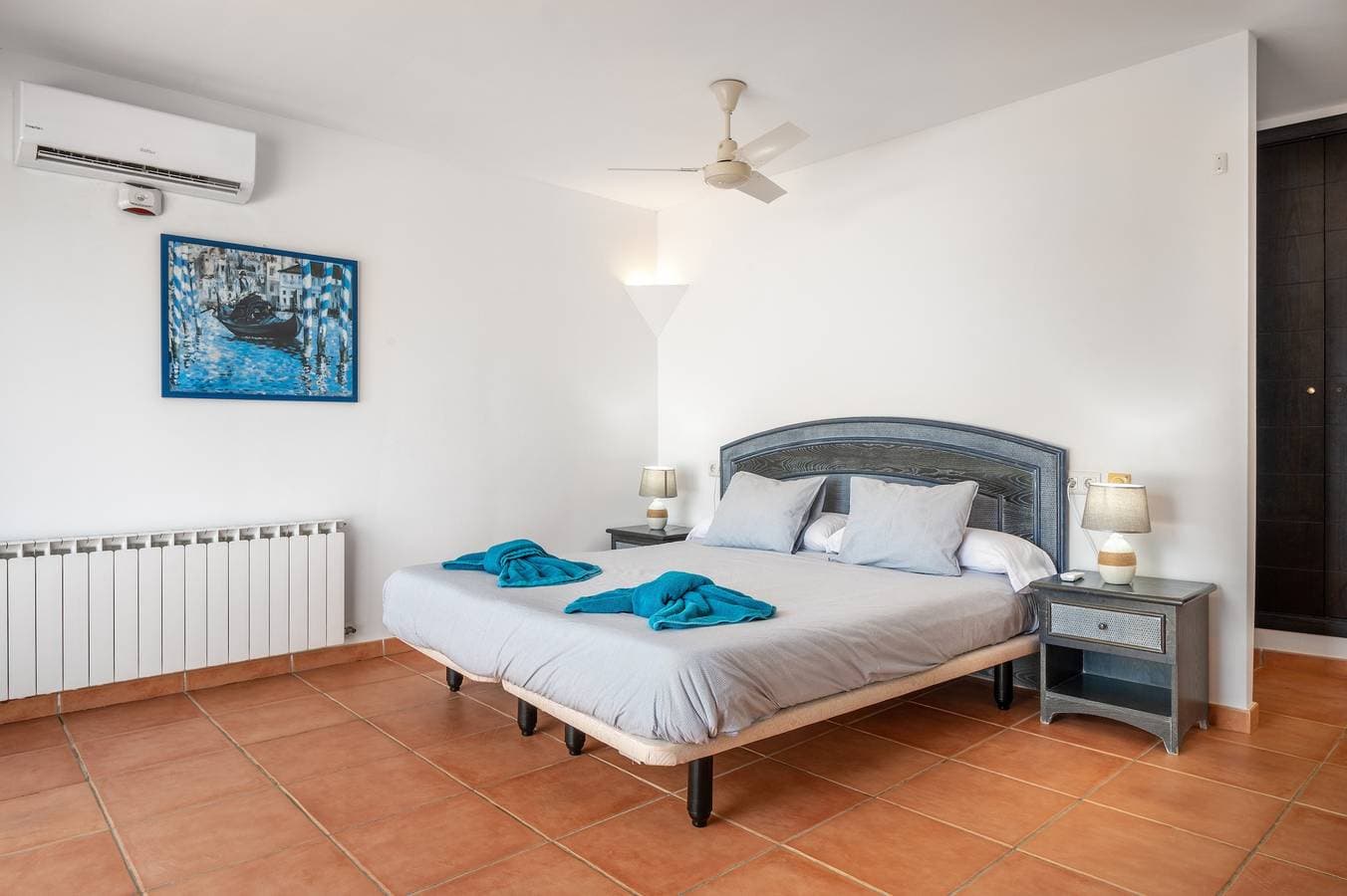 Foto 10 von 26: Moderne Villa in erster Reihe "Sa Caleta" mit Zugang zum Strand